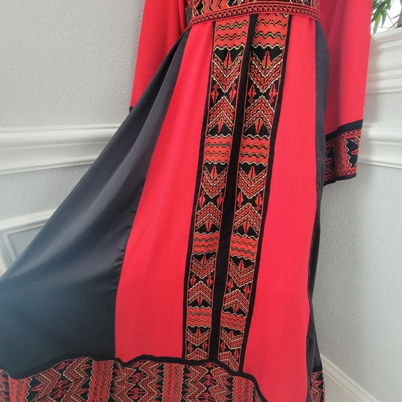 Embroidered thoub - Picture 3 of 4